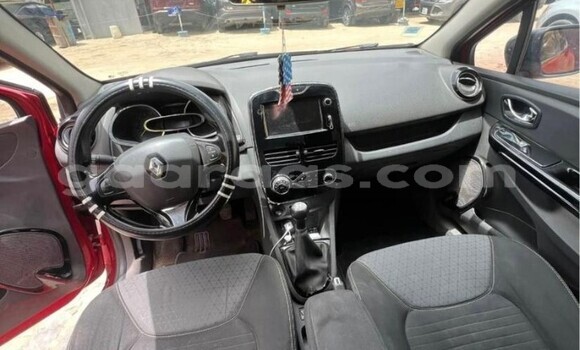 Dieundeu Occasion Renault Clio Red Auto in Dakar in Dakar Dieundeu Occasion Renault Clio Red Auto in Dakar in Dakar