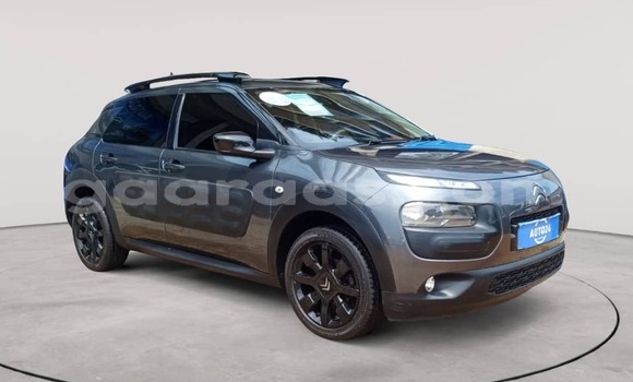Buy Used Citroen C4 Cactus Vert militaire Car in Dakar in Dakar Buy Used Citroen C4 Cactus Vert militaire Car in Dakar in Dakar