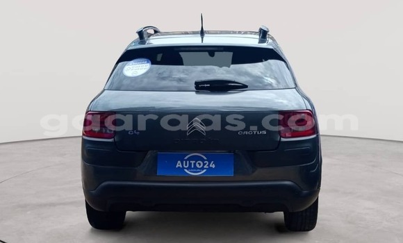 Buy Used Citroen C4 Cactus Vert militaire Car in Dakar in Dakar Buy Used Citroen C4 Cactus Vert militaire Car in Dakar in Dakar