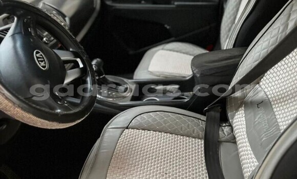 Dieundeu Occasion Kia Sportage Silver Auto in Dakar in Dakar Dieundeu Occasion Kia Sportage Silver Auto in Dakar in Dakar