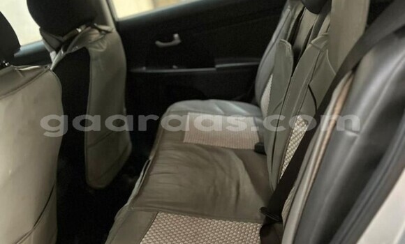 Dieundeu Occasion Kia Sportage Silver Auto in Dakar in Dakar Dieundeu Occasion Kia Sportage Silver Auto in Dakar in Dakar