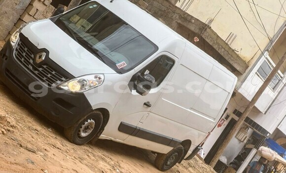 Acheter Occasion Voiture Renault Trafic Blanc à Dakar, Dakar Acheter Occasion Voiture Renault Trafic Blanc à Dakar, Dakar