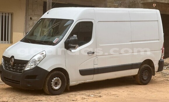 Acheter Occasion Voiture Renault Trafic Blanc à Dakar, Dakar Acheter Occasion Voiture Renault Trafic Blanc à Dakar, Dakar