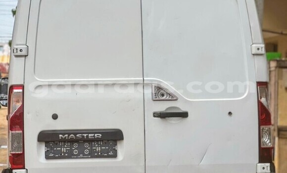 Acheter Occasion Voiture Renault Trafic Blanc à Dakar, Dakar Acheter Occasion Voiture Renault Trafic Blanc à Dakar, Dakar