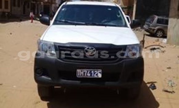 Buy Used Toyota Hilux White Car in Dakar in Dakar Buy Used Toyota Hilux White Car in Dakar in Dakar