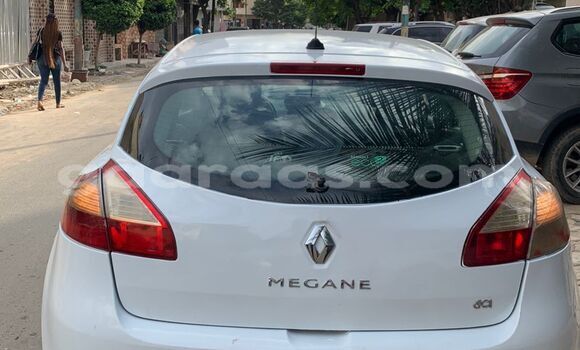 Dieundeu Occasion Renault Megane White Auto in Dakar in Dakar Dieundeu Occasion Renault Megane White Auto in Dakar in Dakar