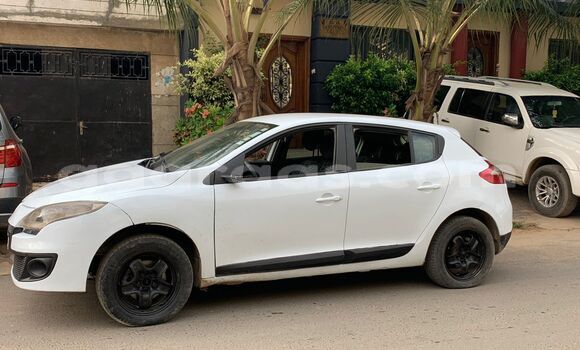 Dieundeu Occasion Renault Megane White Auto in Dakar in Dakar Dieundeu Occasion Renault Megane White Auto in Dakar in Dakar