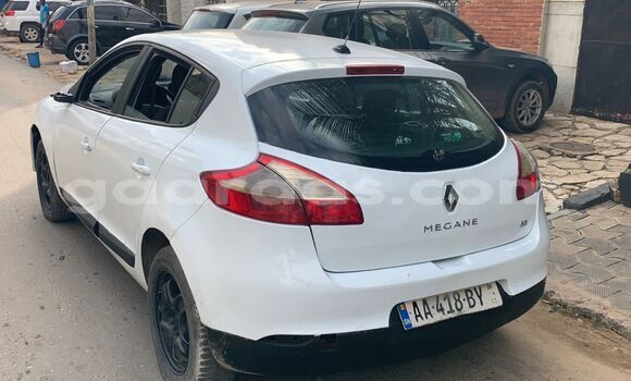 Dieundeu Occasion Renault Megane White Auto in Dakar in Dakar Dieundeu Occasion Renault Megane White Auto in Dakar in Dakar