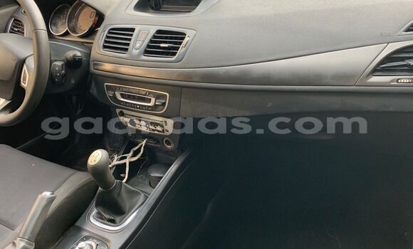 Dieundeu Occasion Renault Megane White Auto in Dakar in Dakar Dieundeu Occasion Renault Megane White Auto in Dakar in Dakar