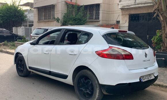 Dieundeu Occasion Renault Megane White Auto in Dakar in Dakar Dieundeu Occasion Renault Megane White Auto in Dakar in Dakar