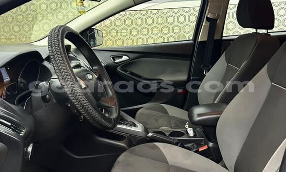 Acheter Occasion Voiture Ford Focus Rouge à Dakar, Dakar Acheter Occasion Voiture Ford Focus Rouge à Dakar, Dakar