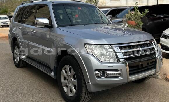 Acheter Neuf Voiture Mitsubishi Pajero Beige à Dakar, Dakar Acheter Neuf Voiture Mitsubishi Pajero Beige à Dakar, Dakar