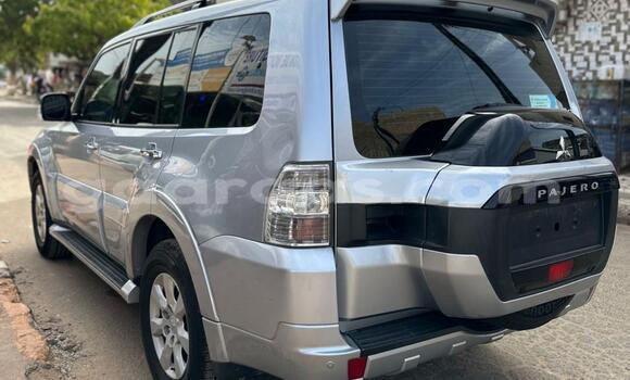 Acheter Neuf Voiture Mitsubishi Pajero Beige à Dakar, Dakar Acheter Neuf Voiture Mitsubishi Pajero Beige à Dakar, Dakar