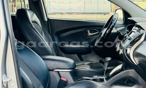 Dieundeu Occasion Hyundai Tucson Beige Auto in Dakar in Dakar Dieundeu Occasion Hyundai Tucson Beige Auto in Dakar in Dakar