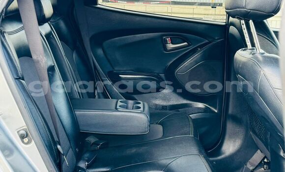 Dieundeu Occasion Hyundai Tucson Beige Auto in Dakar in Dakar Dieundeu Occasion Hyundai Tucson Beige Auto in Dakar in Dakar