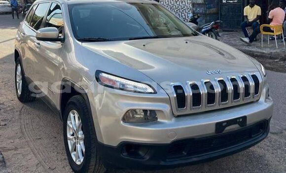 Dieundeu Occasion Jeep Cherokee Brown Auto in Dakar in Dakar Dieundeu Occasion Jeep Cherokee Brown Auto in Dakar in Dakar