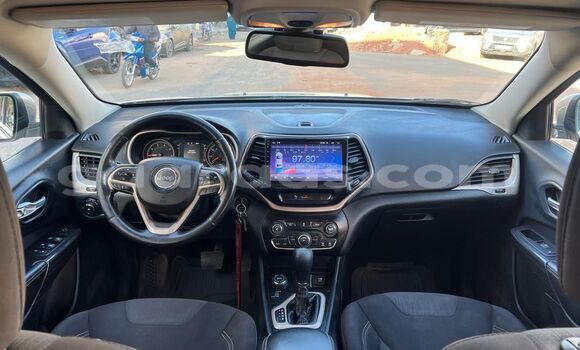 Dieundeu Occasion Jeep Cherokee Brown Auto in Dakar in Dakar Dieundeu Occasion Jeep Cherokee Brown Auto in Dakar in Dakar