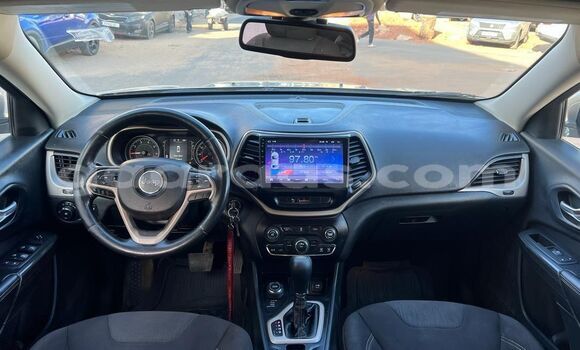 Dieundeu Occasion Jeep Cherokee Brown Auto in Dakar in Dakar Dieundeu Occasion Jeep Cherokee Brown Auto in Dakar in Dakar