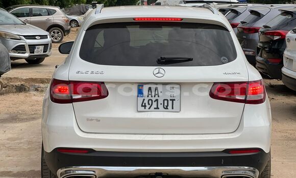 Acheter Occasion Voiture Mercedes‒Benz GLC Blanc à Dakar, Dakar Acheter Occasion Voiture Mercedes‒Benz GLC Blanc à Dakar, Dakar