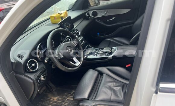 Acheter Occasion Voiture Mercedes‒Benz GLC Blanc à Dakar, Dakar Acheter Occasion Voiture Mercedes‒Benz GLC Blanc à Dakar, Dakar