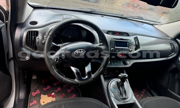 Buy Used Kia Sportage Silver Car in Dakar in Dakar Buy Used Kia Sportage Silver Car in Dakar in Dakar