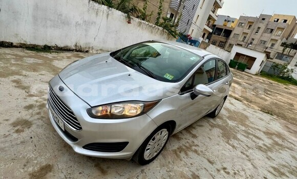 Acheter Occasion Voiture Ford Fiesta Gris à Dakar, Dakar Acheter Occasion Voiture Ford Fiesta Gris à Dakar, Dakar