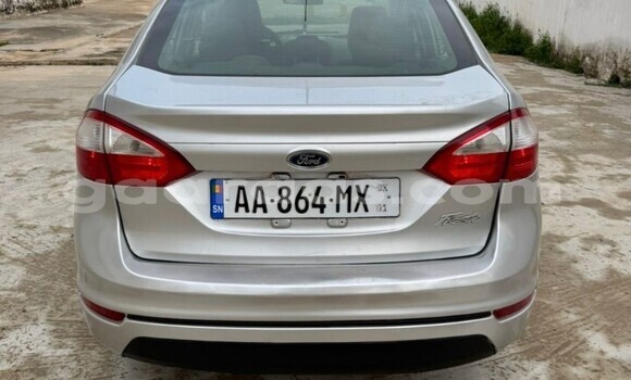 Acheter Occasion Voiture Ford Fiesta Gris à Dakar, Dakar Acheter Occasion Voiture Ford Fiesta Gris à Dakar, Dakar