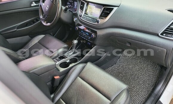 Dieundeu Occasion Hyundai Tucson White Auto in Dakar in Dakar Dieundeu Occasion Hyundai Tucson White Auto in Dakar in Dakar