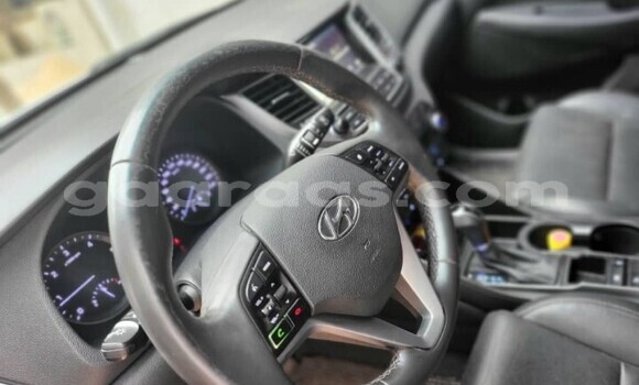 Dieundeu Occasion Hyundai Tucson White Auto in Dakar in Dakar Dieundeu Occasion Hyundai Tucson White Auto in Dakar in Dakar