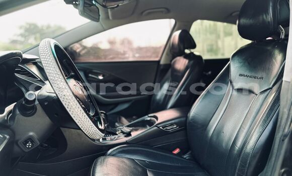 Buy Import Hyundai Grandeur Black Car in Dakar in Dakar Buy Import Hyundai Grandeur Black Car in Dakar in Dakar