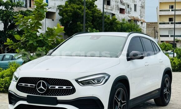 Acheter Neuf Voiture Mercedes‒Benz GLA-klasse Blanc à Dakar, Dakar Acheter Neuf Voiture Mercedes‒Benz GLA-klasse Blanc à Dakar, Dakar
