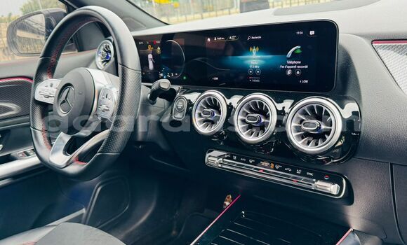 Acheter Neuf Voiture Mercedes‒Benz GLA-klasse Blanc à Dakar, Dakar Acheter Neuf Voiture Mercedes‒Benz GLA-klasse Blanc à Dakar, Dakar