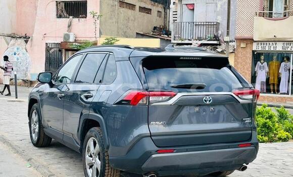 Buy New Toyota RAV4 Silver Car in Dakar in Dakar Buy New Toyota RAV4 Silver Car in Dakar in Dakar