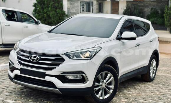 Buy Used Hyundai Santa Fe White Car in Dakar in Dakar Buy Used Hyundai Santa Fe White Car in Dakar in Dakar