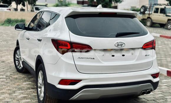 Buy Used Hyundai Santa Fe White Car in Dakar in Dakar Buy Used Hyundai Santa Fe White Car in Dakar in Dakar