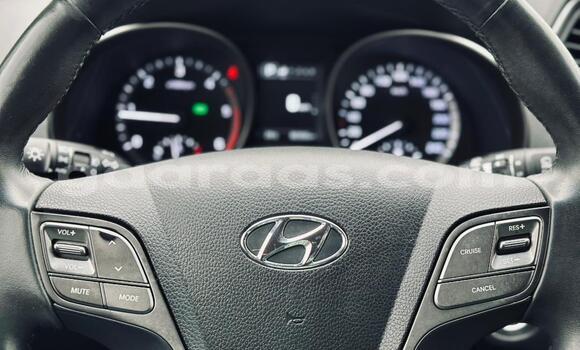 Buy Used Hyundai Santa Fe White Car in Dakar in Dakar Buy Used Hyundai Santa Fe White Car in Dakar in Dakar