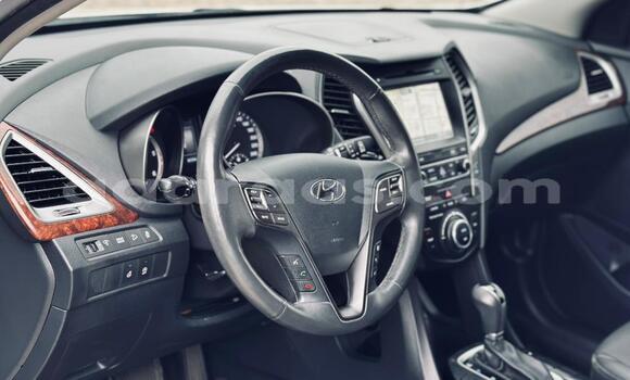 Buy Used Hyundai Santa Fe White Car in Dakar in Dakar Buy Used Hyundai Santa Fe White Car in Dakar in Dakar