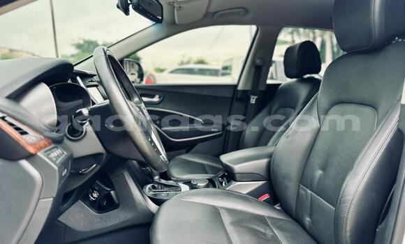 Buy Used Hyundai Santa Fe White Car in Dakar in Dakar Buy Used Hyundai Santa Fe White Car in Dakar in Dakar