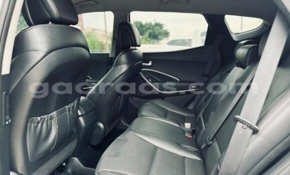 Buy Used Hyundai Santa Fe White Car in Dakar in Dakar Buy Used Hyundai Santa Fe White Car in Dakar in Dakar