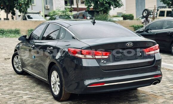 Acheter Import Voiture Kia K5 Noir à Dakar, Dakar Acheter Import Voiture Kia K5 Noir à Dakar, Dakar