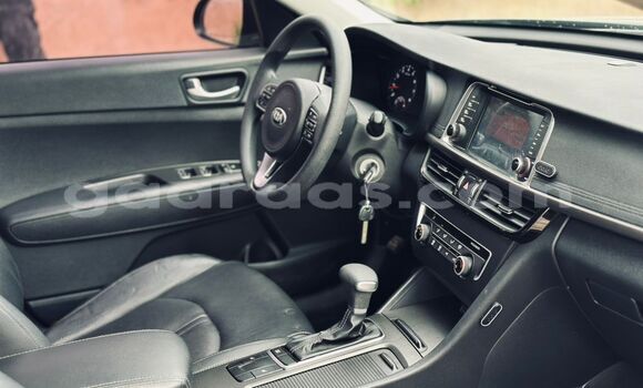 Acheter Import Voiture Kia K5 Noir à Dakar, Dakar Acheter Import Voiture Kia K5 Noir à Dakar, Dakar