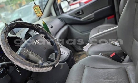 Buy Used Hyundai Starex Silver Car in Dakar in Dakar Buy Used Hyundai Starex Silver Car in Dakar in Dakar