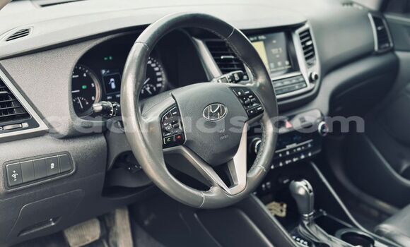 Buy Import Hyundai Tucson Silver Car in Dakar in Dakar Buy Import Hyundai Tucson Silver Car in Dakar in Dakar