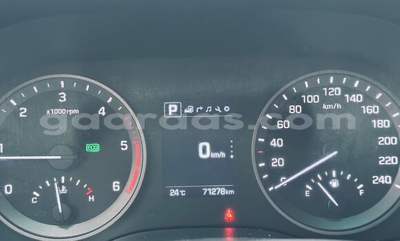 Buy Import Hyundai Tucson Silver Car in Dakar in Dakar Buy Import Hyundai Tucson Silver Car in Dakar in Dakar