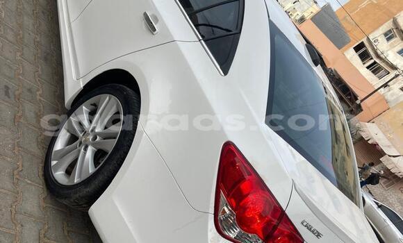 Buy New Chevrolet Cruze White Car in Dakar in Dakar Buy New Chevrolet Cruze White Car in Dakar in Dakar