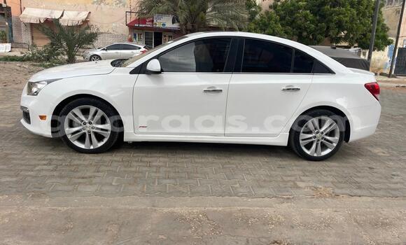 Buy New Chevrolet Cruze White Car in Dakar in Dakar Buy New Chevrolet Cruze White Car in Dakar in Dakar