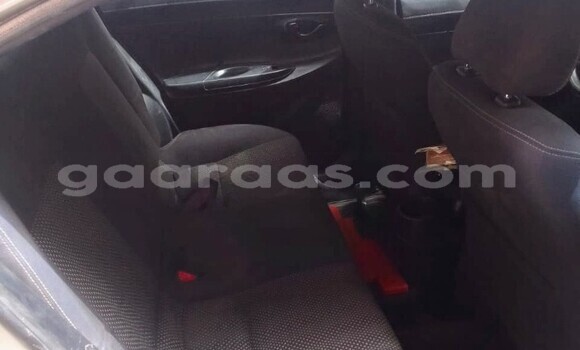 Dieundeu Occasion Toyota Yaris Silver Auto in Dakar in Dakar Dieundeu Occasion Toyota Yaris Silver Auto in Dakar in Dakar