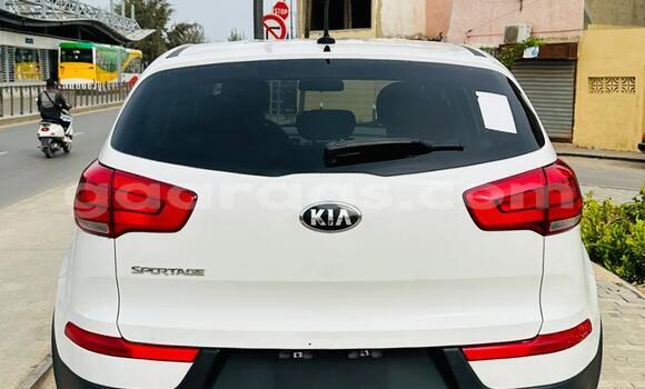 Dieundeu Beess Kia Sportage White Auto in Dakar in Dakar Dieundeu Beess Kia Sportage White Auto in Dakar in Dakar