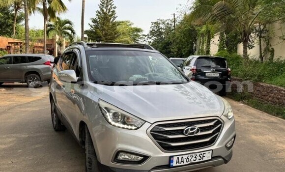 Buy Used Hyundai Tucson Silver Car in Dakar in Dakar Buy Used Hyundai Tucson Silver Car in Dakar in Dakar
