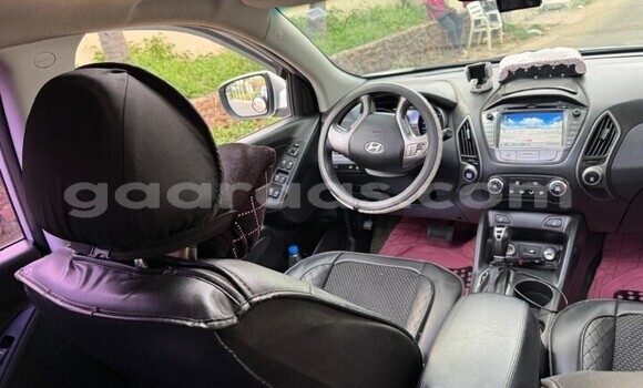 Buy Used Hyundai Tucson Silver Car in Dakar in Dakar Buy Used Hyundai Tucson Silver Car in Dakar in Dakar